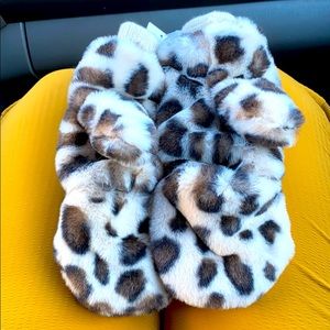 NWT urban outfitters mittens.